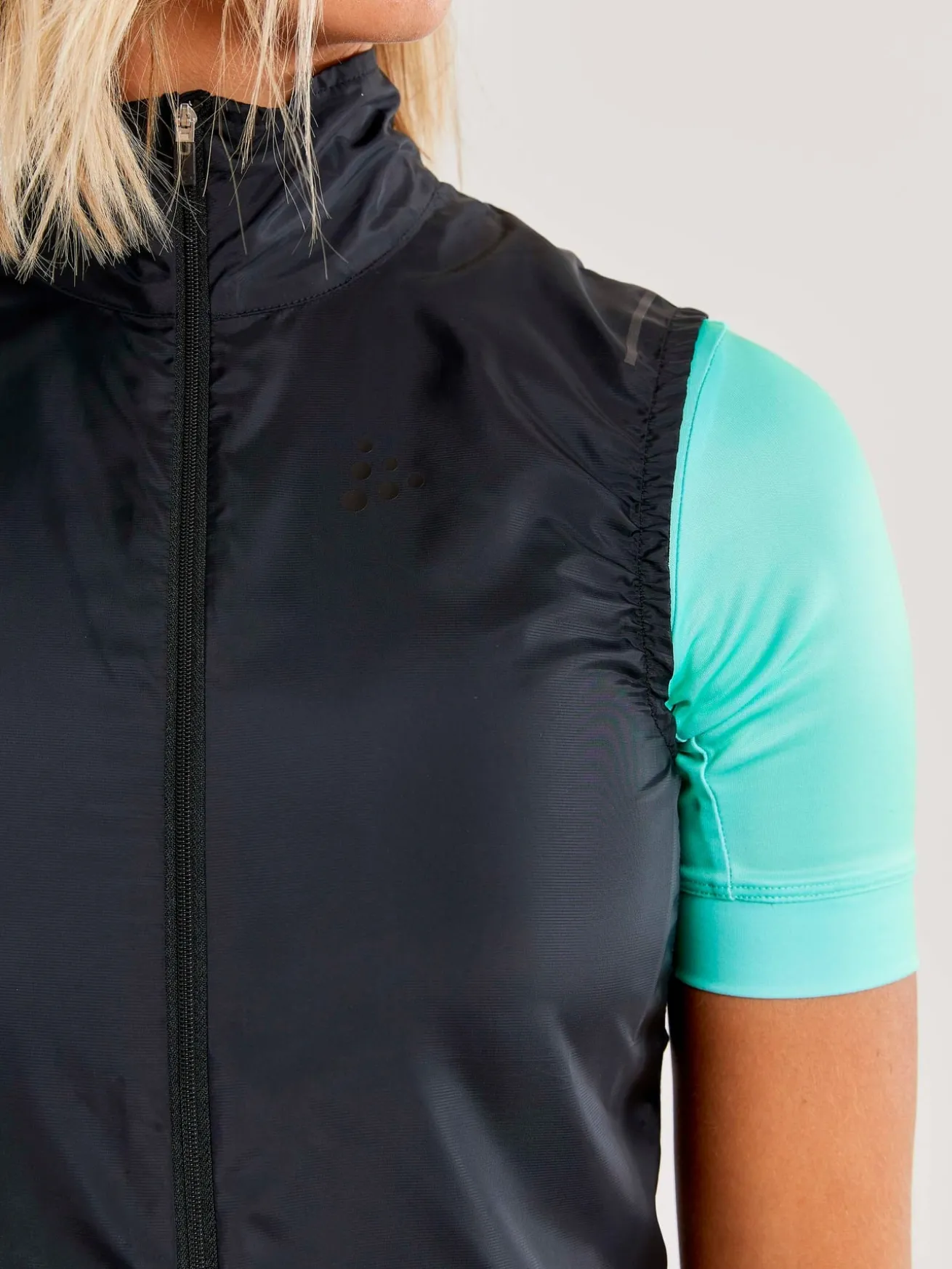 ADV Essence Light Wind Vest W