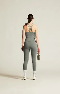 Collective Cropped Singlet W