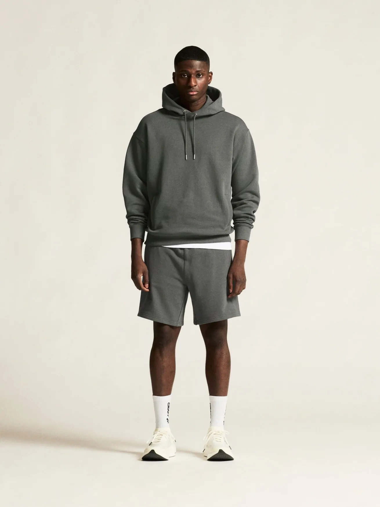 Frequent Hoodie M