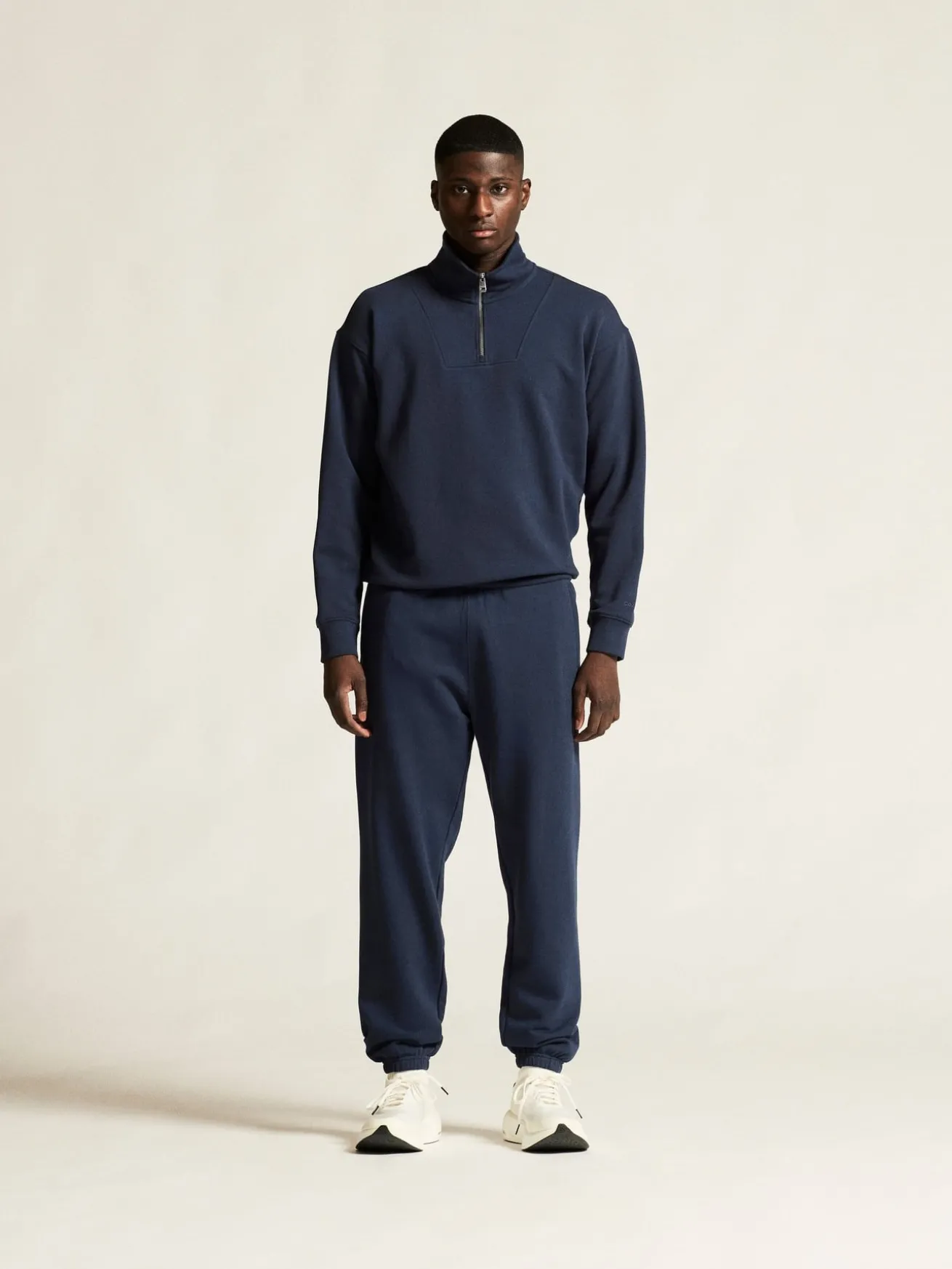 Frequent Sweatpants M